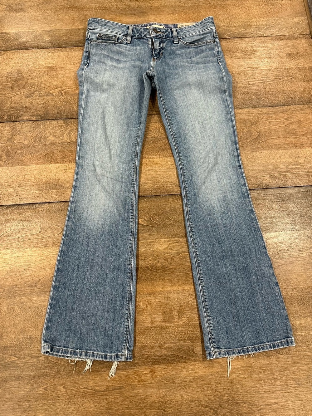 GAP Low Rise Bootcut Jeans - Picture 2 of 6